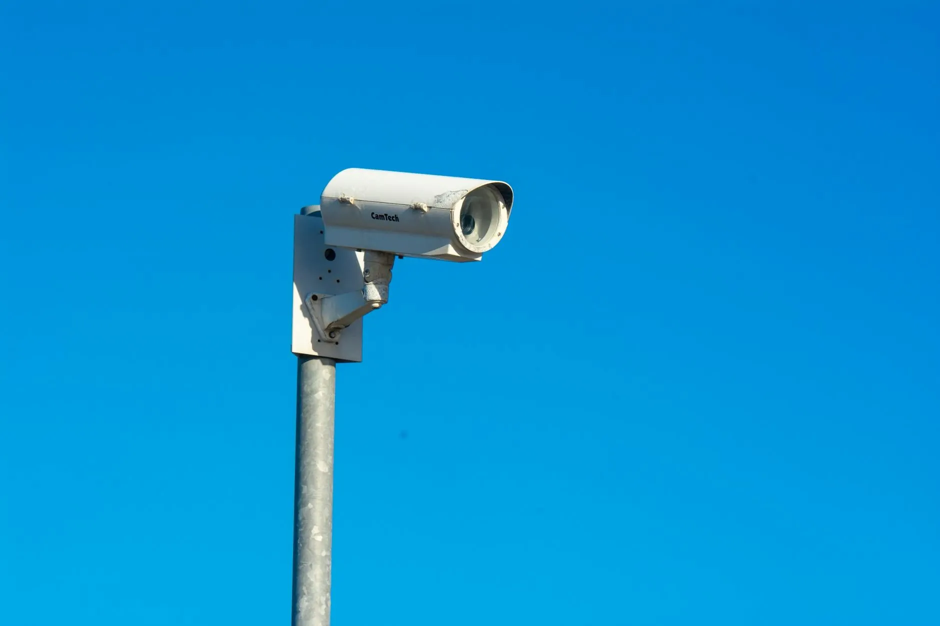 Seguridad física y digital son complementarias en una empresa moderna
